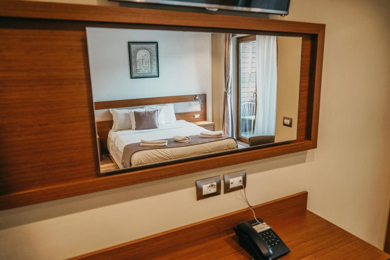 Center Hotel Gjirokastra Kültér fotó