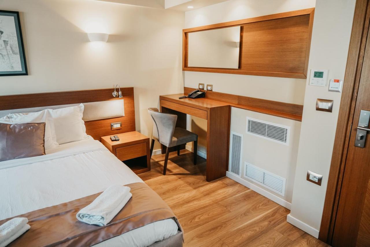 Center Hotel Gjirokastra Kültér fotó