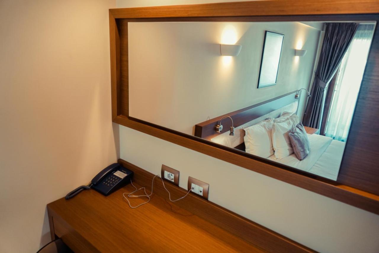 Center Hotel Gjirokastra Kültér fotó