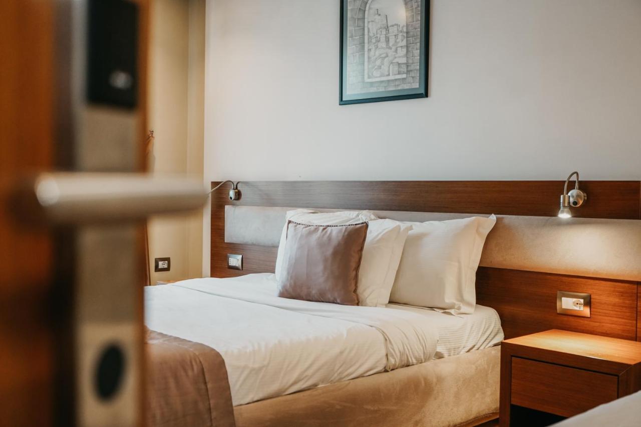 Center Hotel Gjirokastra Kültér fotó