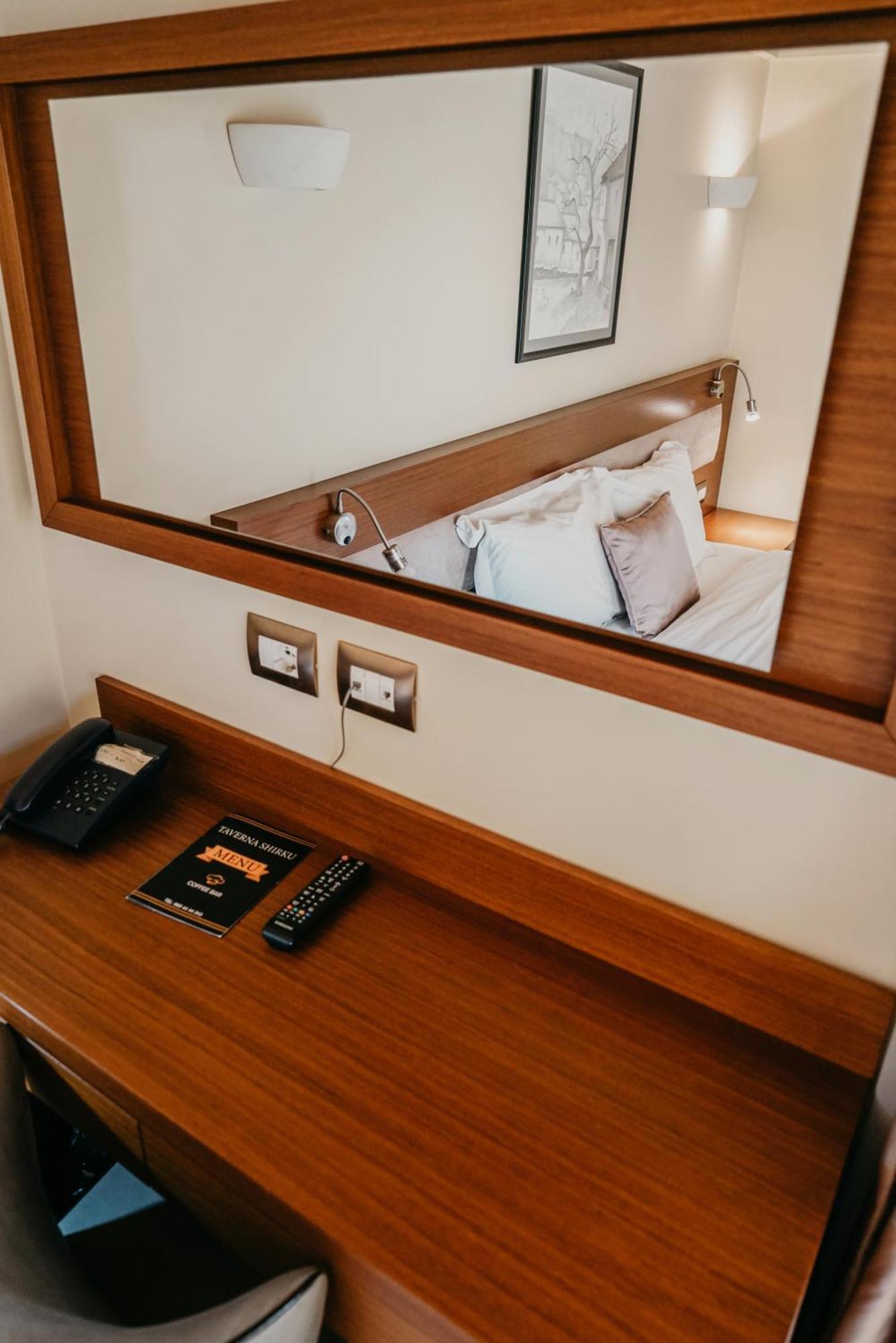 Center Hotel Gjirokastra Kültér fotó